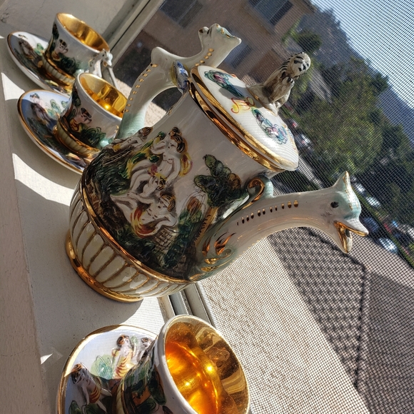 Antique Capodomonte Cherub & Seahorse # 565 w Gold - Picture 2 of 16